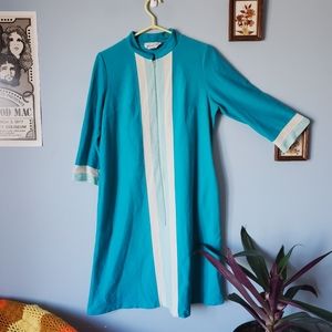 Amazing vintage 1970s Vanity Fair velour night gown